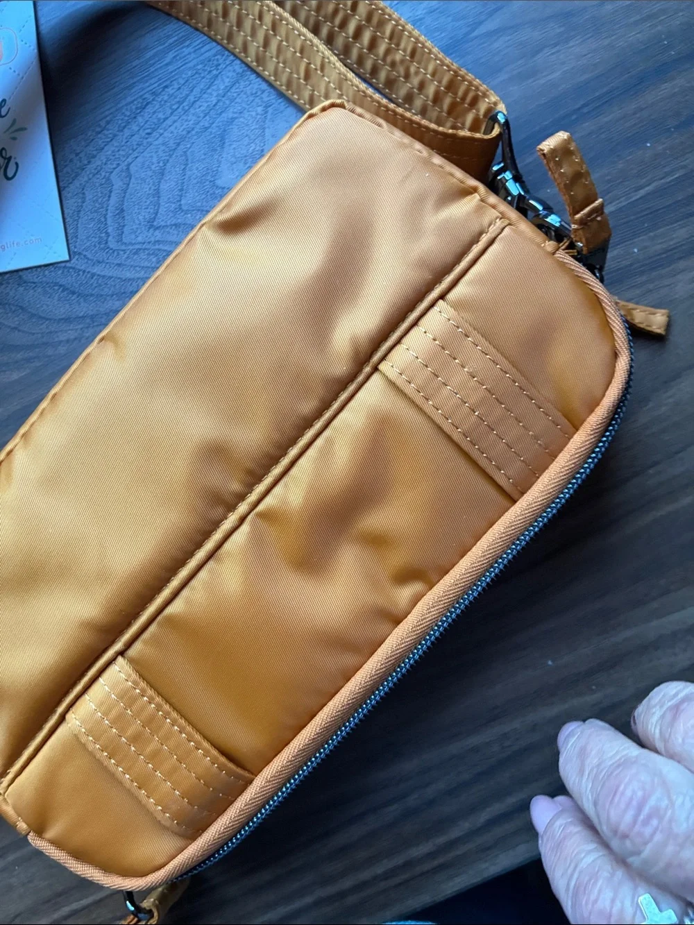 lug Quilted Crossbody Bag in Mustard coupe XL